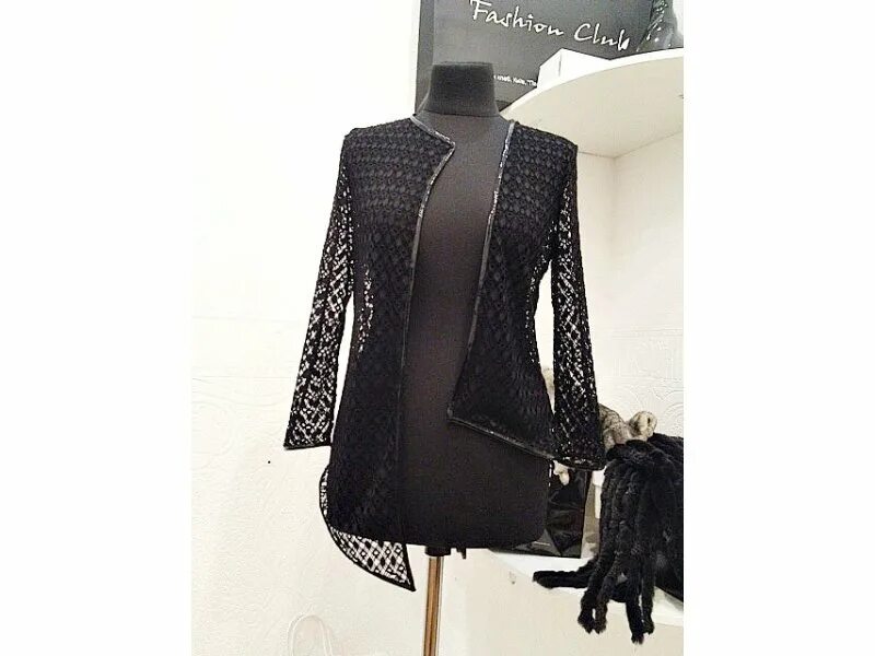 Вязаный жакет в сеточку. Армани коллезиони трикотажный жакет женский. Черный пиджак oodji с кожаными вставками. Накидки из сетки женские. Бомбер черный женский прозрачный.