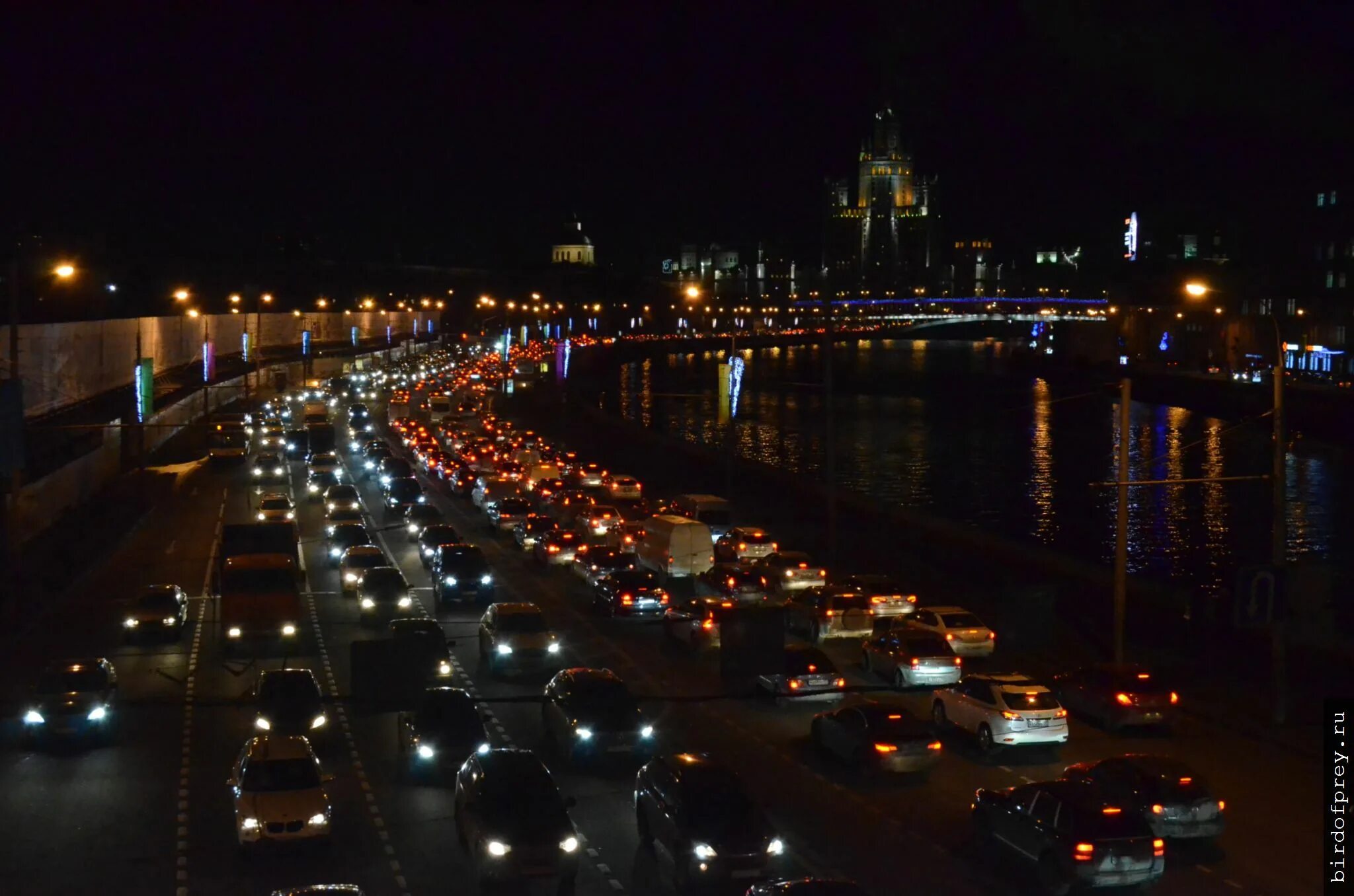 Включи 10 ночи. Москва 01.06.2013. Транспорт Москвы фото ночью.
