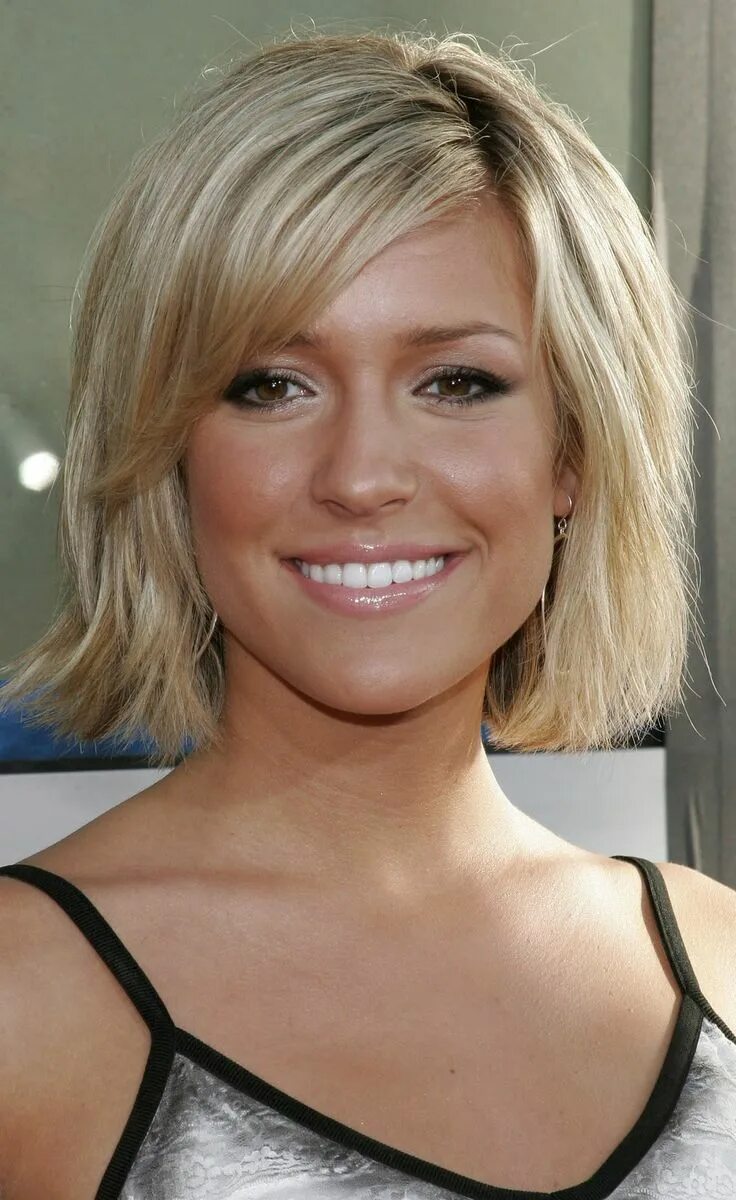 Blonde tan. Kristin Cavallari. Каскад лесенка Шегги короткие. Стрижки каре Боб Каскад лесенка.