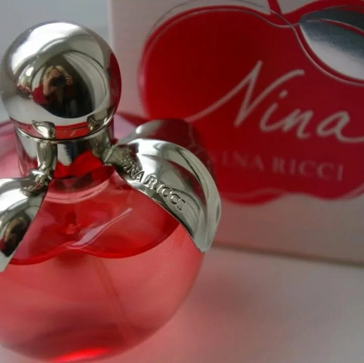 Nina ricci красное