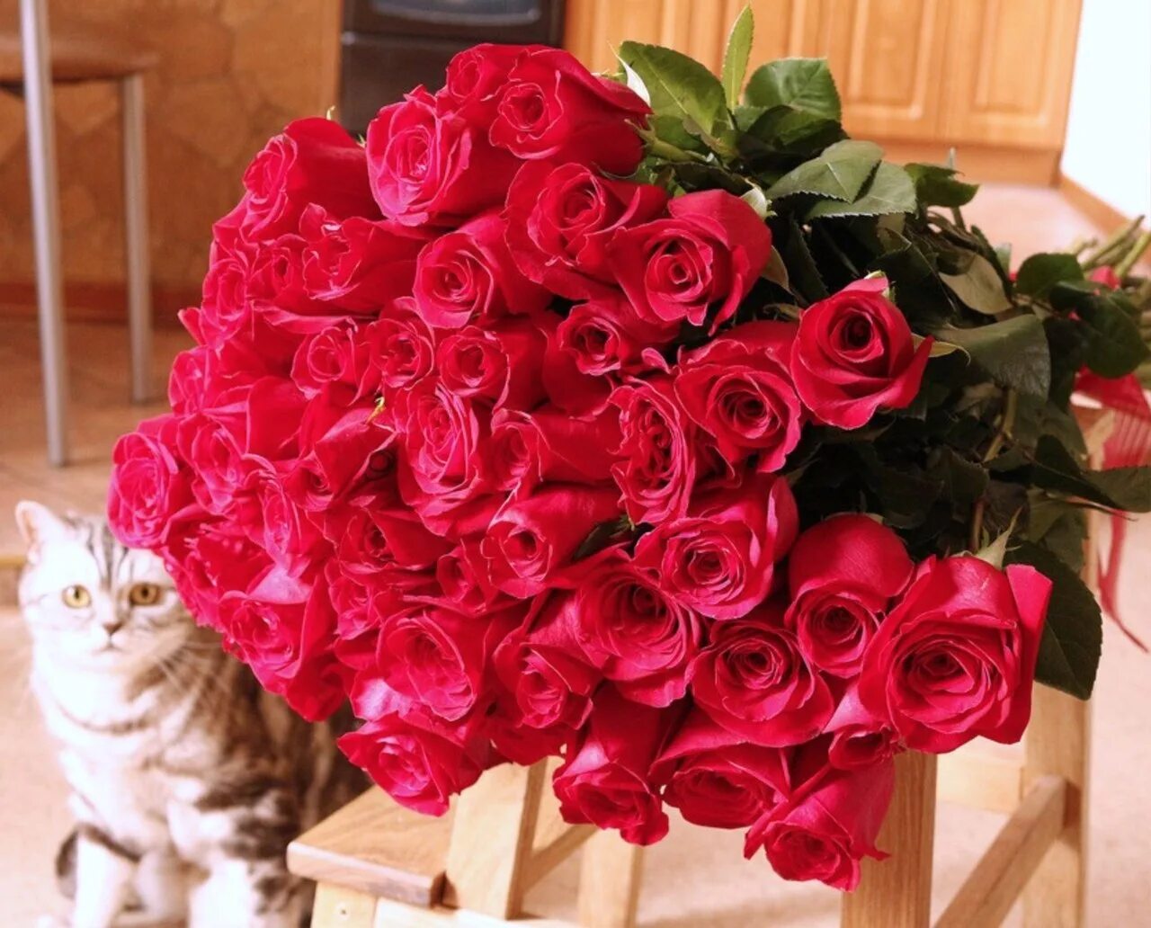 С днем рождения огромные розы. Букет шикарный. Шикарный букет роз. Огромный букет цветов. Букет "большой".