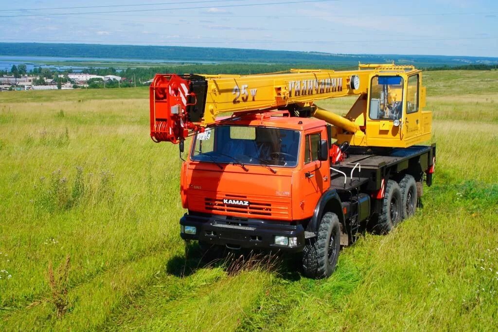 Автокран ивановец 25т. Автокран камаз 25 тонн вездеход. Кран камаз вездеход 25 тонн. Камаз 25 тонн вездеход. Камаз 25 тонн вездеход.