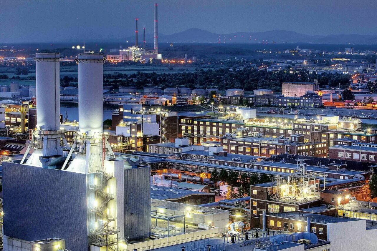 Химическая промышленность Германии BASF. Людвигсхафен. BASF AG, Людвигсхафен, Германия. Промышленность Берлина. Какая промышленность в германии
