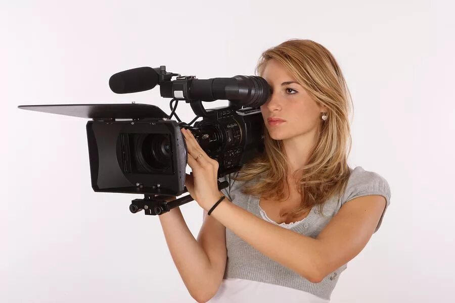 Камера девчонок. Девушка с фотоаппаратом. Девушка с видеокамерой. Фотоаппарат и видеокамера. Фотоаппарат съемка.