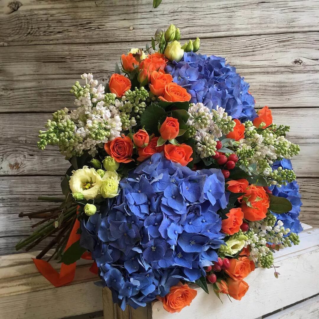 оригинальные фото букетов цветов. оригинальный букет. красивые необычные букеты. цветочный букет. «пышный букет».
