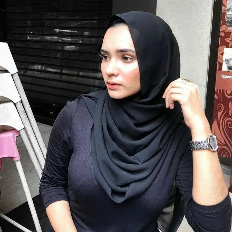 незамужние мусульманки. свадьба мусульман. мусульманка улыбается. мусульманские жених и невеста. мусульмане молодожены.