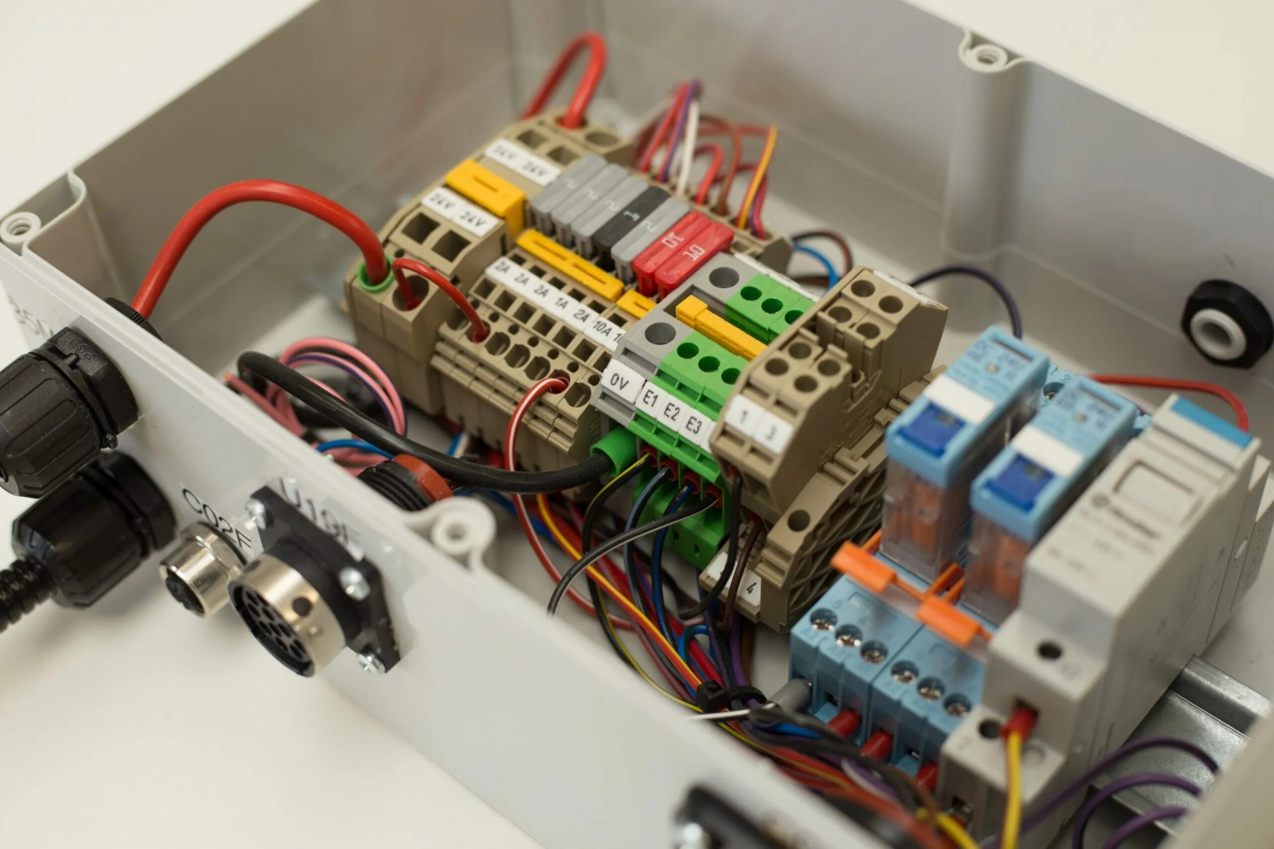 Сборка 1.16 2. Box build Assembly. PCB Box build. Electronic Box. Датчик системный интегратор.