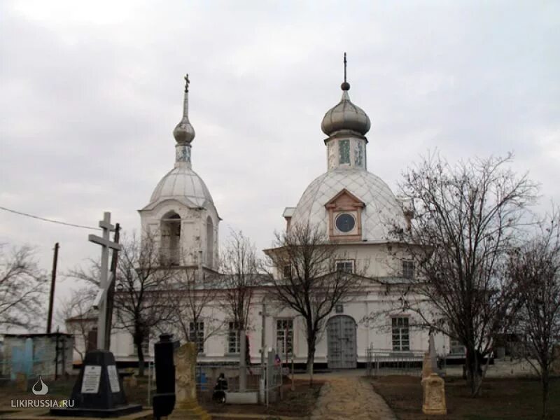 Р село черный. Храм петра и павла черный яр. храм петра и павла в черном яру астраханской области. храм черный яр астрахань. храм петра и павла астраханская область.