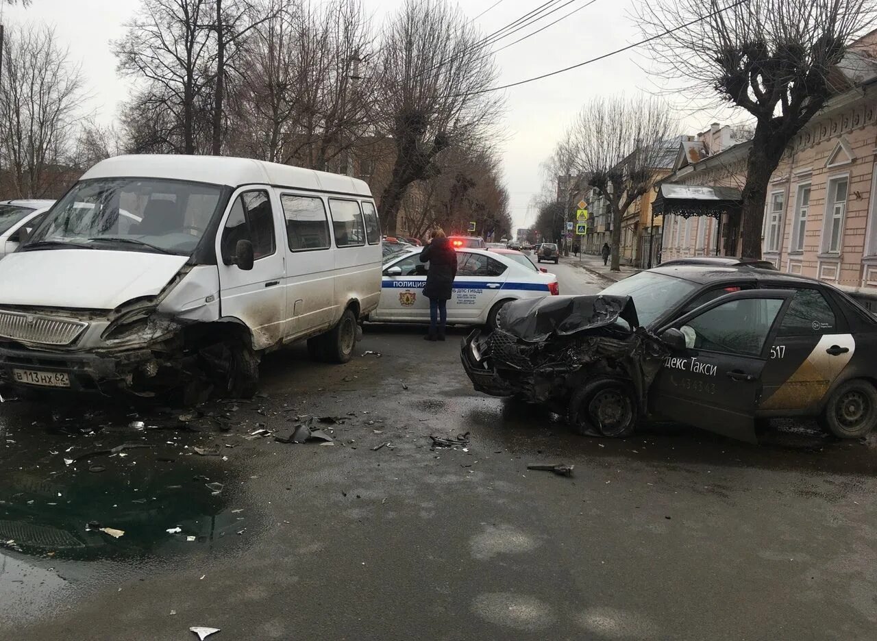 Нео такси Рязань. Таксист Рязань. Такси в Рязани фото. Старый таксопарк на Рязанской улице в Туле. Маршрутное такси рязань