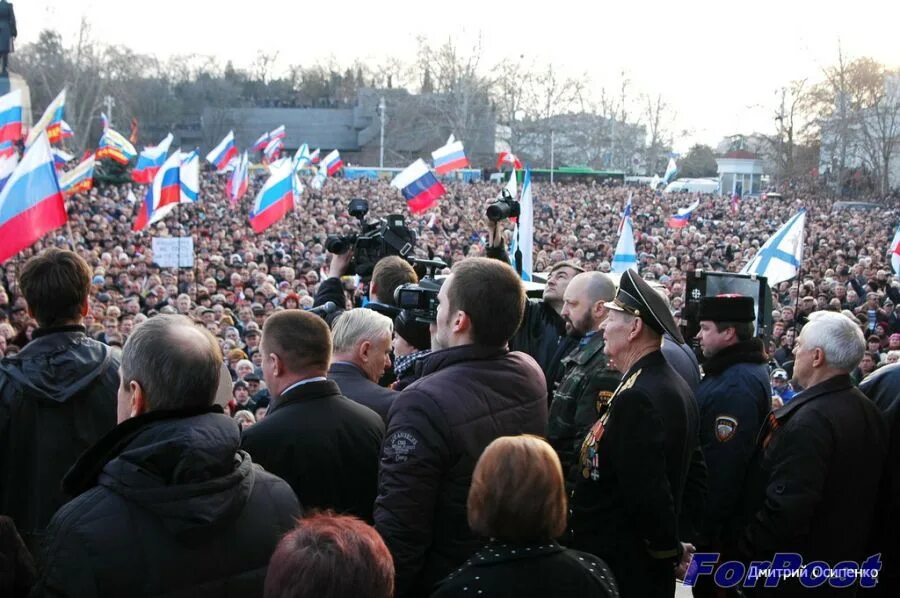 Где 23 февраля состоялся митинг народной воли. 2014. Митинг 23 февраля севастополь. Митинг народной воли 23 февраля 2014 в севастополе. День народной воли севастополь 2014 фотовыставка.