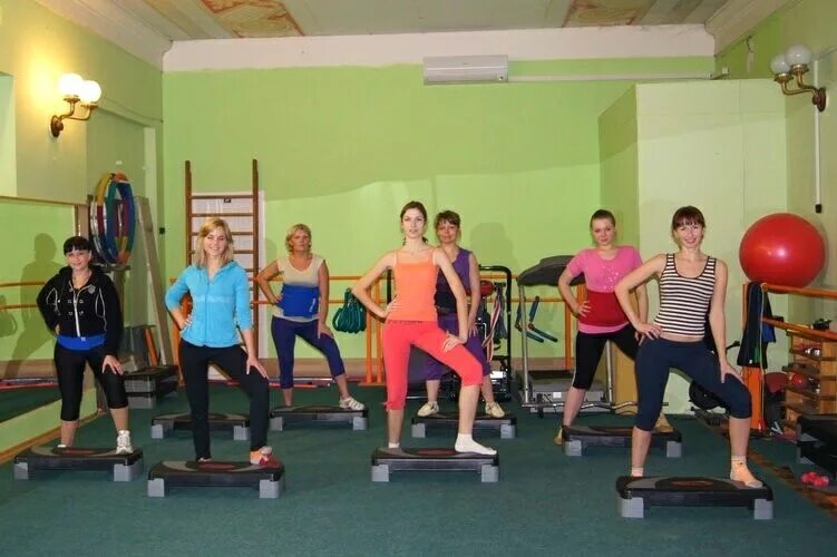 Бассейн физкульт нижний новгород. Круглосуточный спортзал. Лесная 15 дзержинский. Спортзал дзержинск. Спортзал дзержинск.