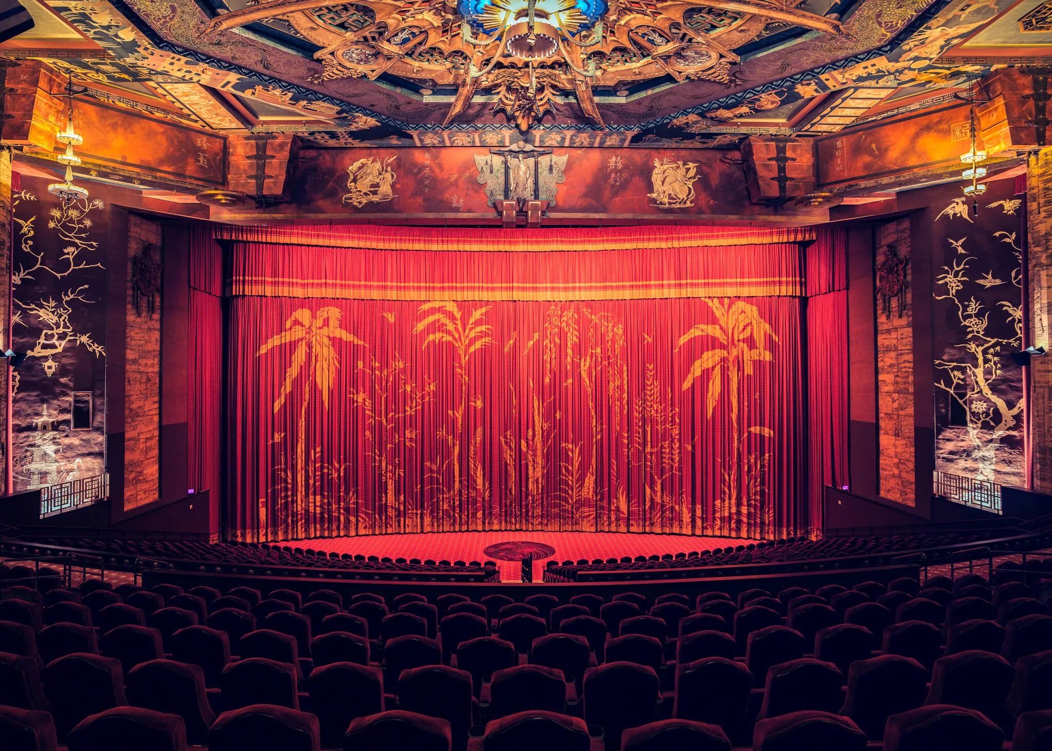 Театр Граумана в Лос-Анджелесе. Китайский театр Лос Анджелес. Китайский театр Граумана. Китайский кинотеатр Граумана в Лос-Анджелесе, США.