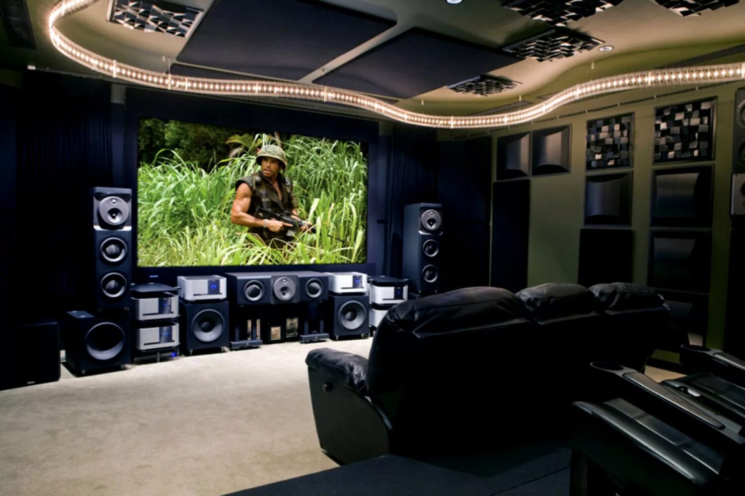 пиратские кинотеатры для тв. пират в кинозале. пиратские кинотеатры для тв. шикарный домашний кинотеатр. домашний кинотеатр в частном доме.