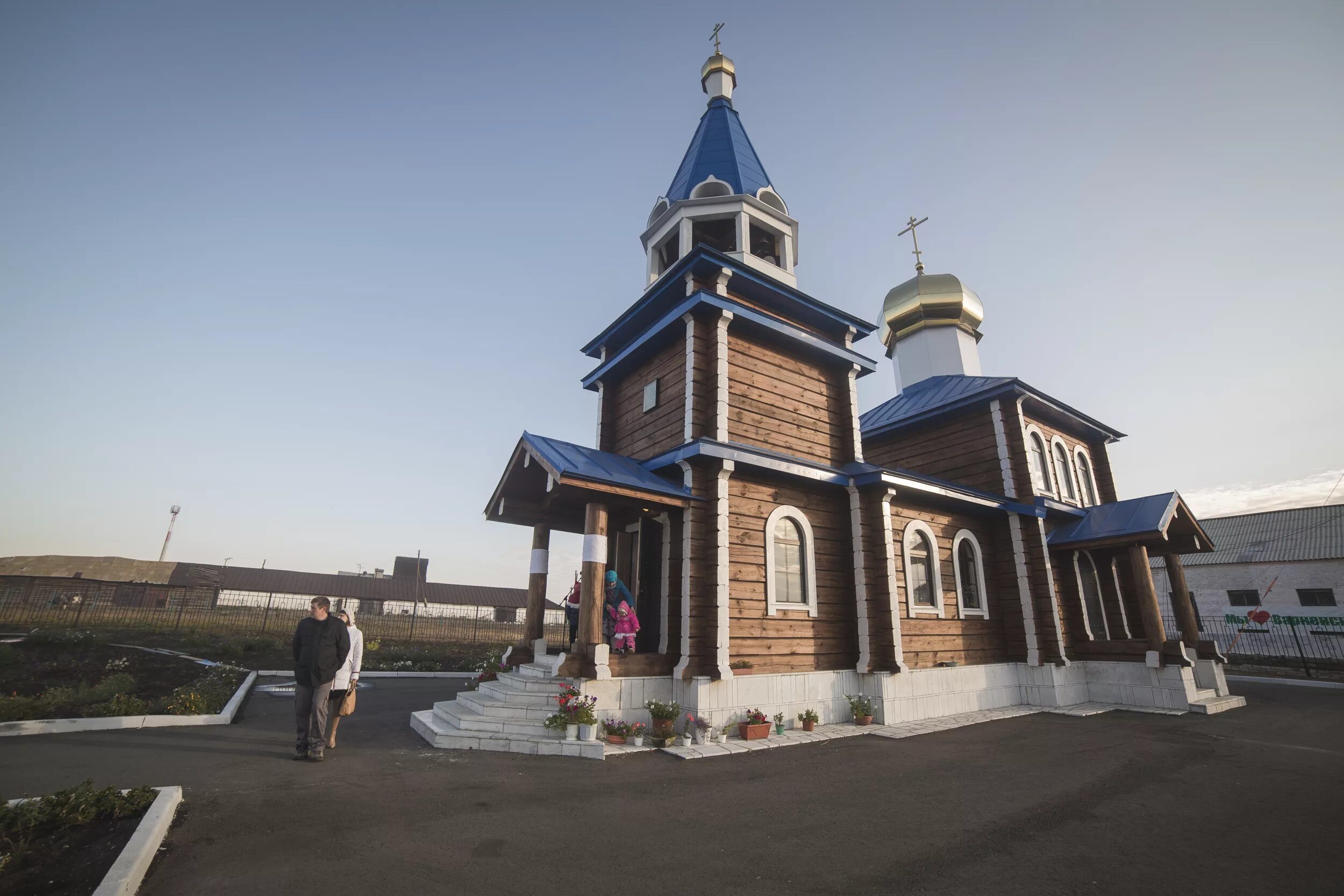 Сайт варны челябинской области. Село Варна Варненский район. Храм Рождества Пресвятой Богородицы в Варне Челябинской области. Храм Варна Челябинская область. Церковь Лейпциг Варненского.