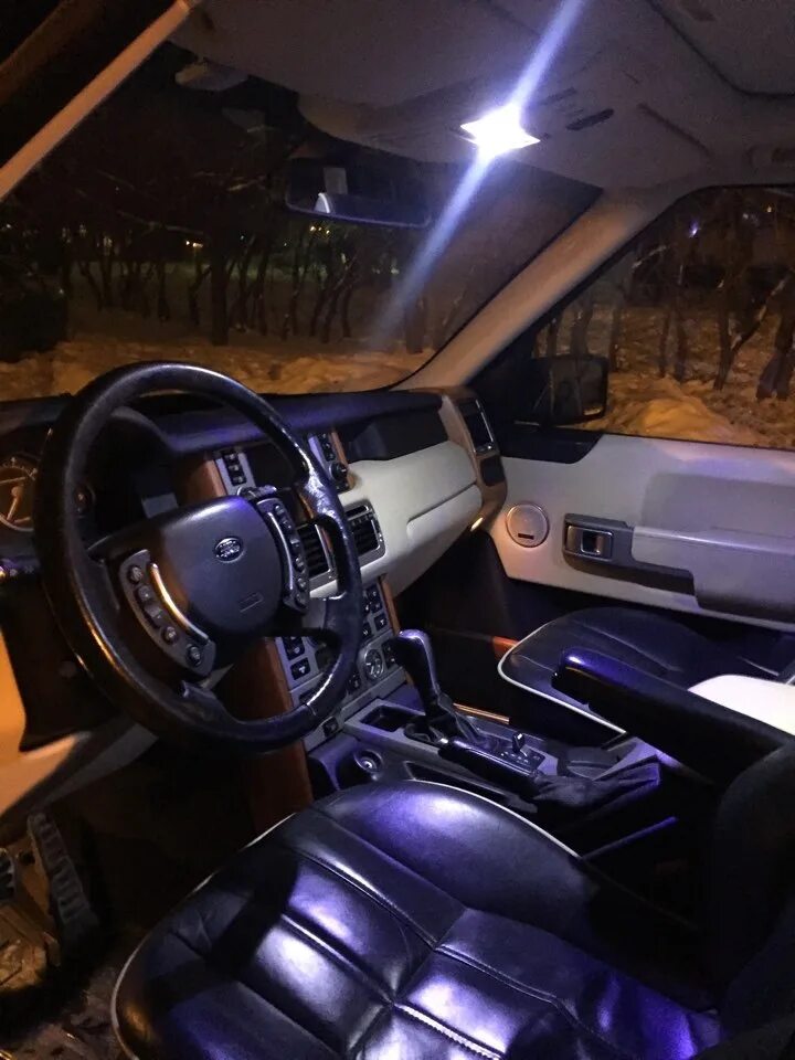 Подсветка range rover. Range rover autobiography салон. Контурная подсветка салона range rover sport 494. Подсветка салона рендж ровер спорт 2020. Подсветка салона ренжрлвер велар.