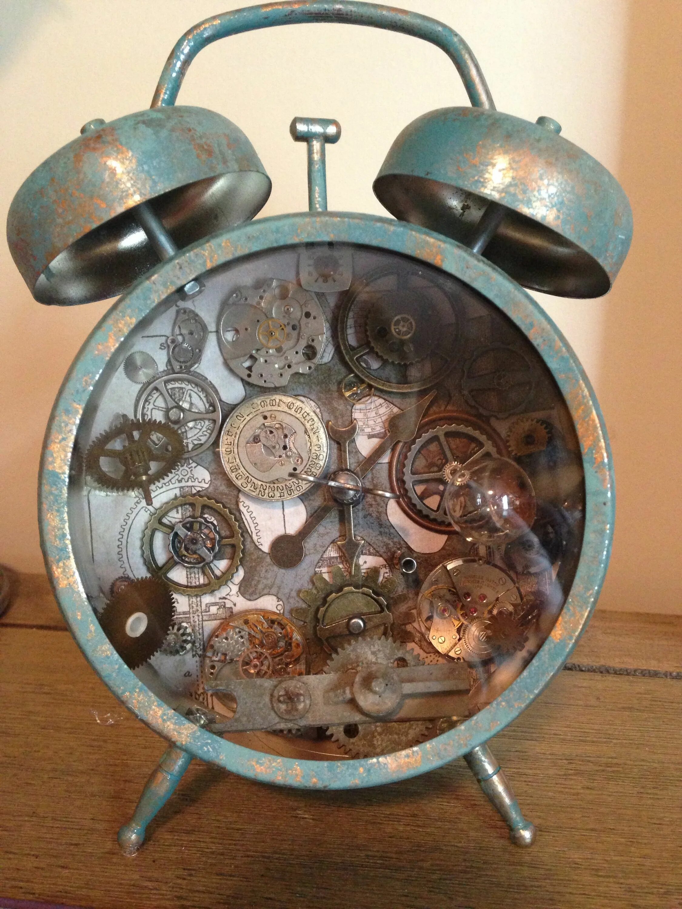 Поделка предметы старины. Будильник стимпанк Винтаж. Старинные вещи. Часы стимпанк. Декор из наручных часов.