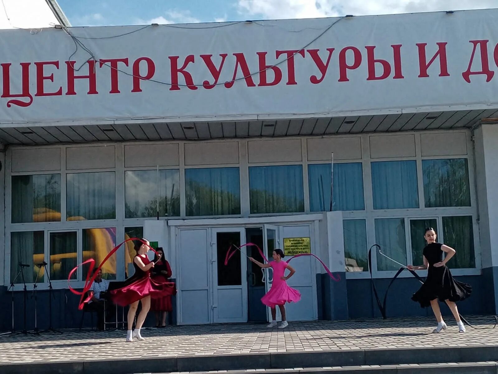 молодежный п строитель. дк молодежный строитель. молодежный учителя. день молодежи в парке 950 летия суздаля. п строитель тамбовская область.