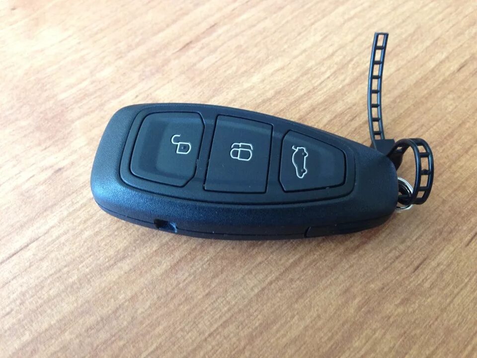 Ключ мондео 4 батарейка. Как поменять батарейку мондео 4. Батарейка в ключ форд скорпио 2. Ключ мондео 4 батарейка. Поменять батарейку в ключе kia picanto 13 года.