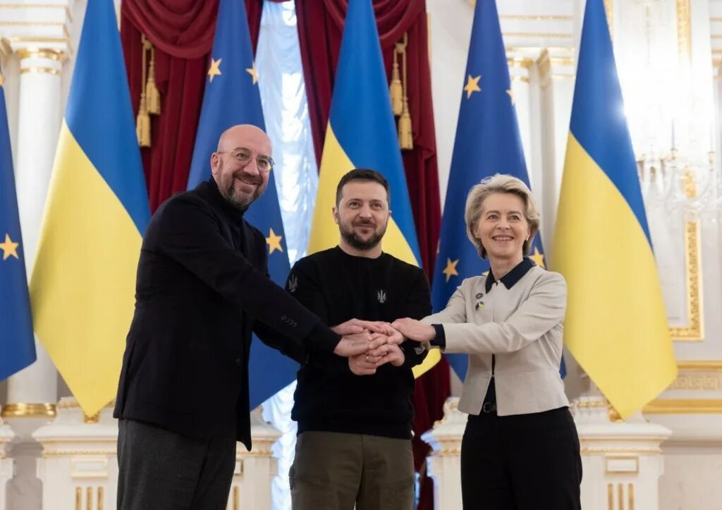 Политики сша 2022. Главы мид ес. Политика европейской украины. Еврокомиссар оливер вархели. Политика европейской украины.