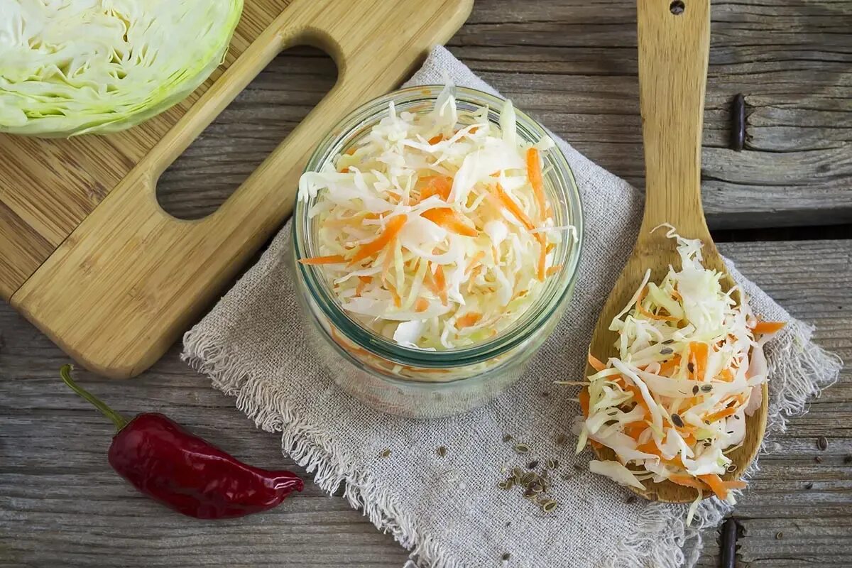 Почему при квашении капусты. Sauerkraut – квашеная капуста.. Капустабелокачанная Квашенка. Квашеная капуста Грин. . Шома капуста (квашеная капуста).