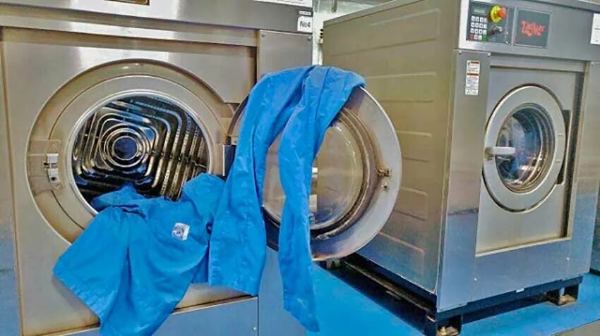 стирка и ремонт спецодежды. прачечная спецодежды. оборудование для прачечной. спецодежда для прачечной. химчистка прачечная.