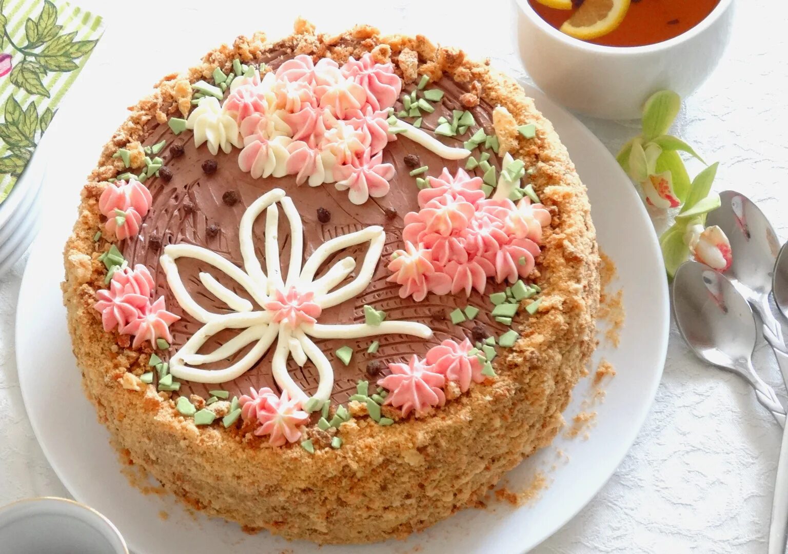 торт по киевски. торт киевский чародейка. торт киевский магнолия 800г. торт добрынинский киевский. торт киевский.