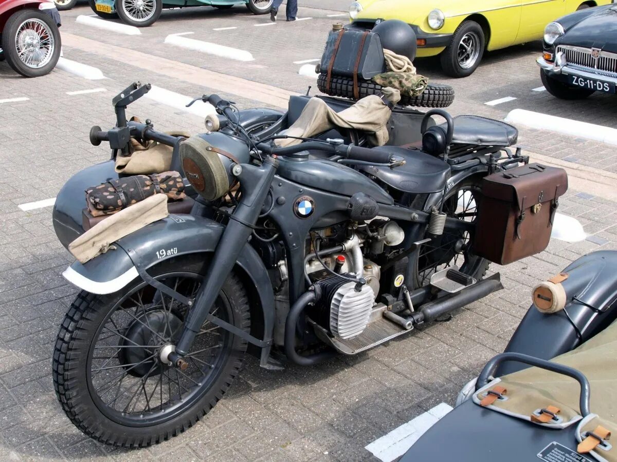 Мотоцикл lamborghini v12 espada. Мотоцикл бмв р 12. Мотоцикл с двигателем ламборджини. Мотоцикл bmw r12. Мотоцикл bmw r12.