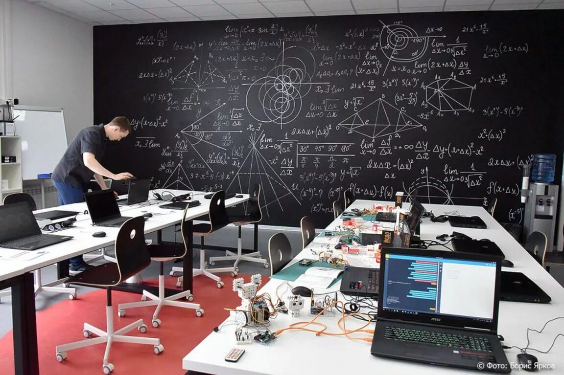 Образование мирового уровня. Иннополис университет внутри. Выпускники университета. Выпускники магистратуры. Образование мирового уровня.