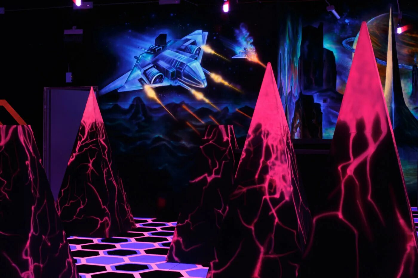 ЛАЗЕРЛЭНД Кунцево. Laserland Вегас Кунцево. Лазертаг Вегас Кунцево. Лазер ленд амонг АС