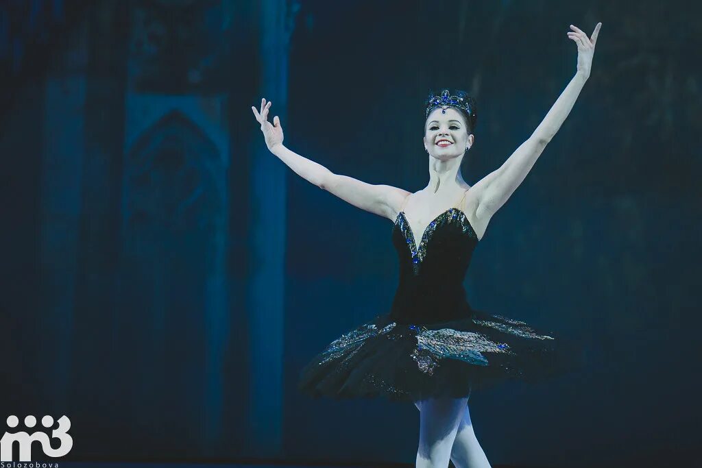 Бруни лебединое озеро. Анжелина воронцова 2022. Лебединое озеро лопаткина. Зигфрид и одетта. Соперница одиллии 6 букв.