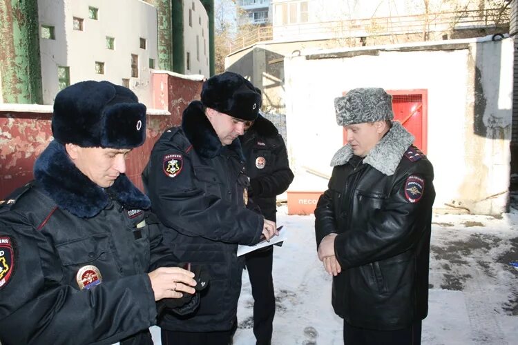 Вакансии сторожа хабаровск. Вневедомственная охрана Хабаровск. Начальник вневедомственной охраны Хабаровск. Управление вневедомственная охрана Хабаровск. Вневедомственная охрана Хабаровск зима.