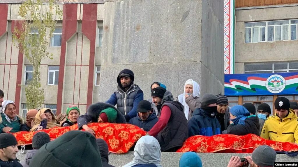 Протесты в Таджикистане 2022. Митинг в Таджикистане. Хорог беспорядки. Демонстрация таджиков.