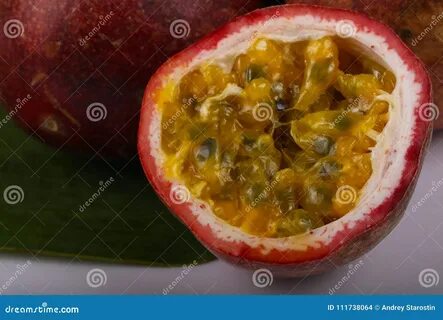 Косточки маракуйи