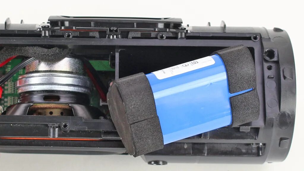 Как заменить аккумулятор JBL Charge 3