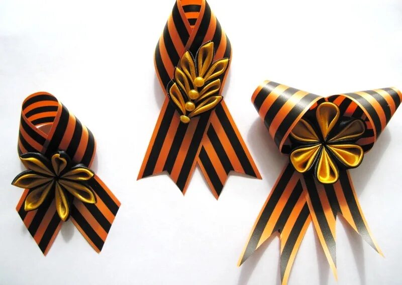 Как сделать георгиевскую ленточку. Как сделать георгиевскую ленточку. Украшение георгиевской ленты. Георгиевская ленточка брошь. Георгиевская брошь.