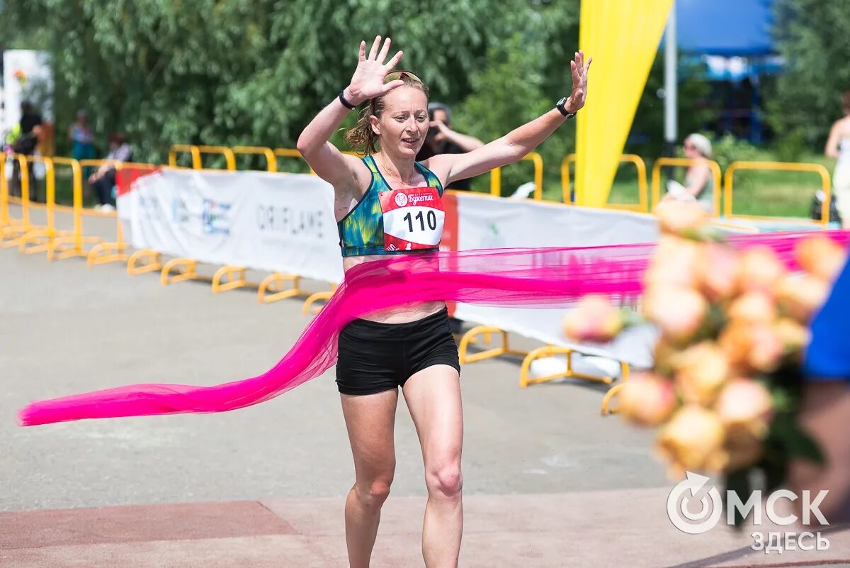Марафон выиграла марина ковалева 2022. Галиева марина чебоксары. Марина ковалёва марафон. Марина ковалева омск марафон. Марафон марины.