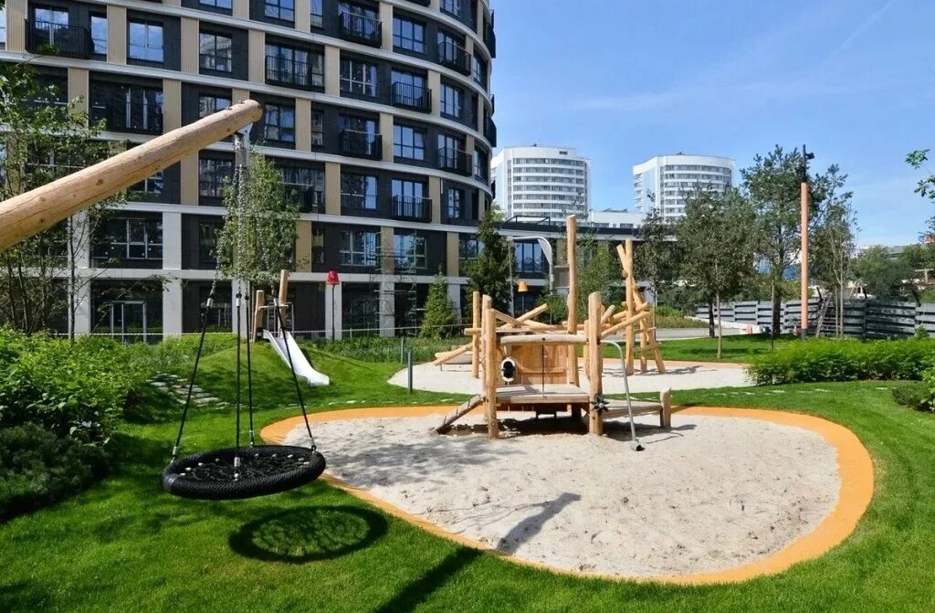 Жк на радищева екатеринбург. Взлетная 7. Экотажный дом краснодар. Дом 24 сити. Жк радищева 24.