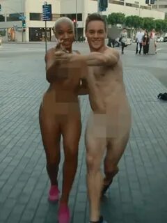 Dating Naked: Nackt-Tänzer werben für neue TV-Show.