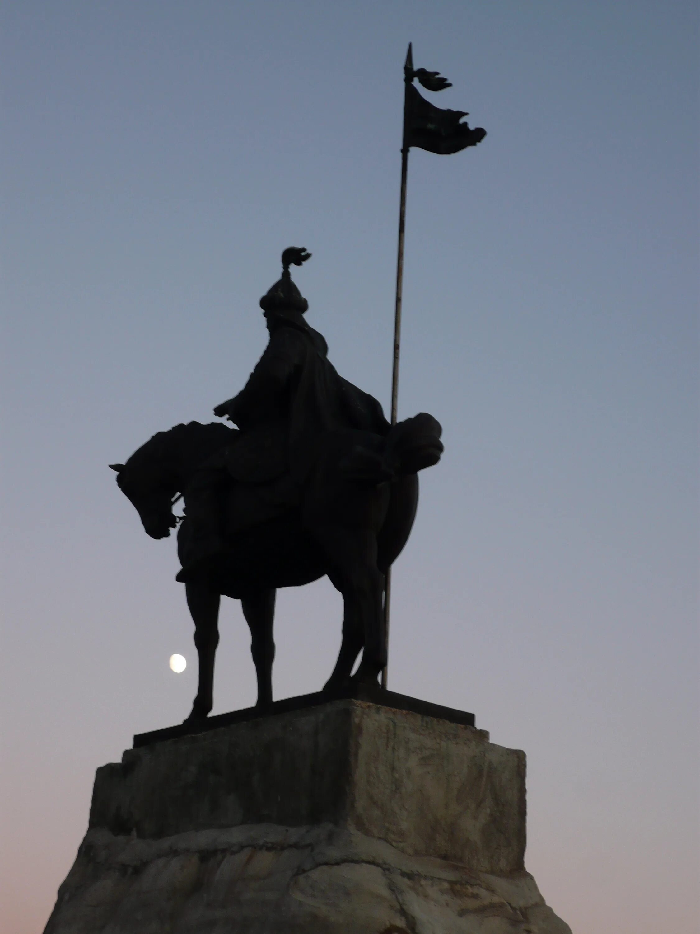 Памятник булгарскому эмиру Ибрагиму.