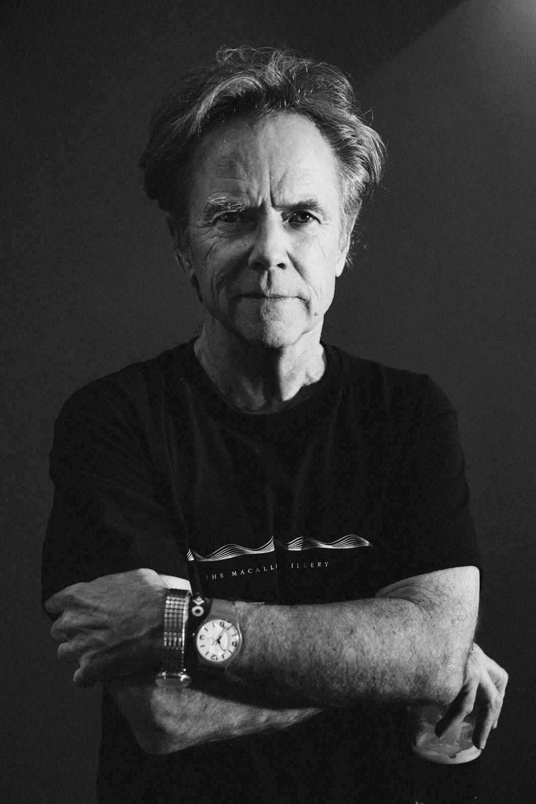 Дэвид карсон. Дэвид карсон (david carson). david carson дизайнер. дэвид карсон портрет.