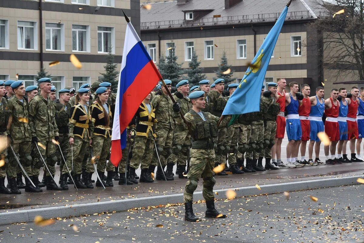 Высшие десантные училища. Рязанское воздушно десантное училище. Воздушно десантное училище в Рязани. Рязань военное училище ВДВ. ВДВ РВВДКУ.