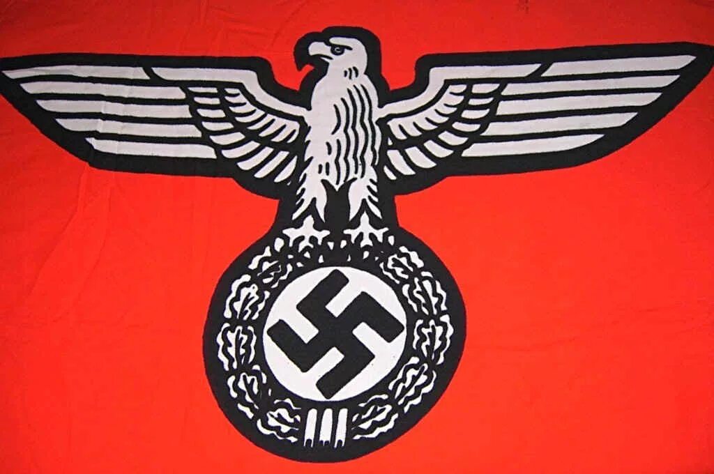 Нацистские флаги фашистской Германии. Флаг нацистской Германии с орлом.
