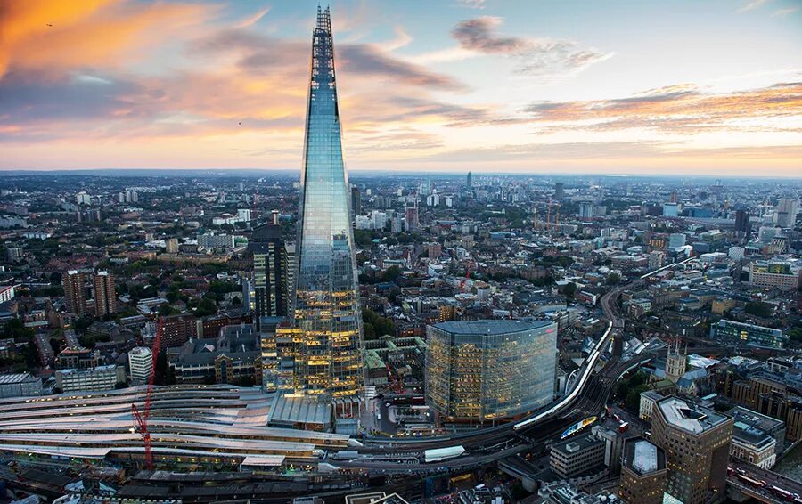 Была на самом высоком уровне. The Shard в Лондоне. Небоскреб the Shard. Небоскреб осколок в Лондоне. Самый высокий небоскреб Лондона the Shard.