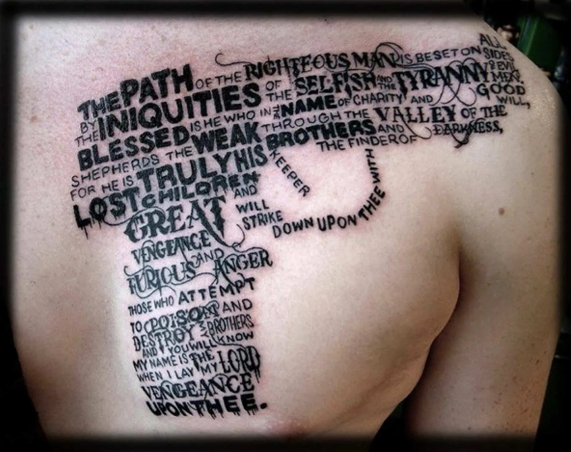 набить тату текст. тату надписи с переводом. тату текст на руке. татуировка текст. тату надписи со смыслом для мужчин.