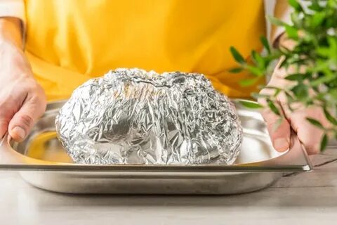 Курица под фольгой