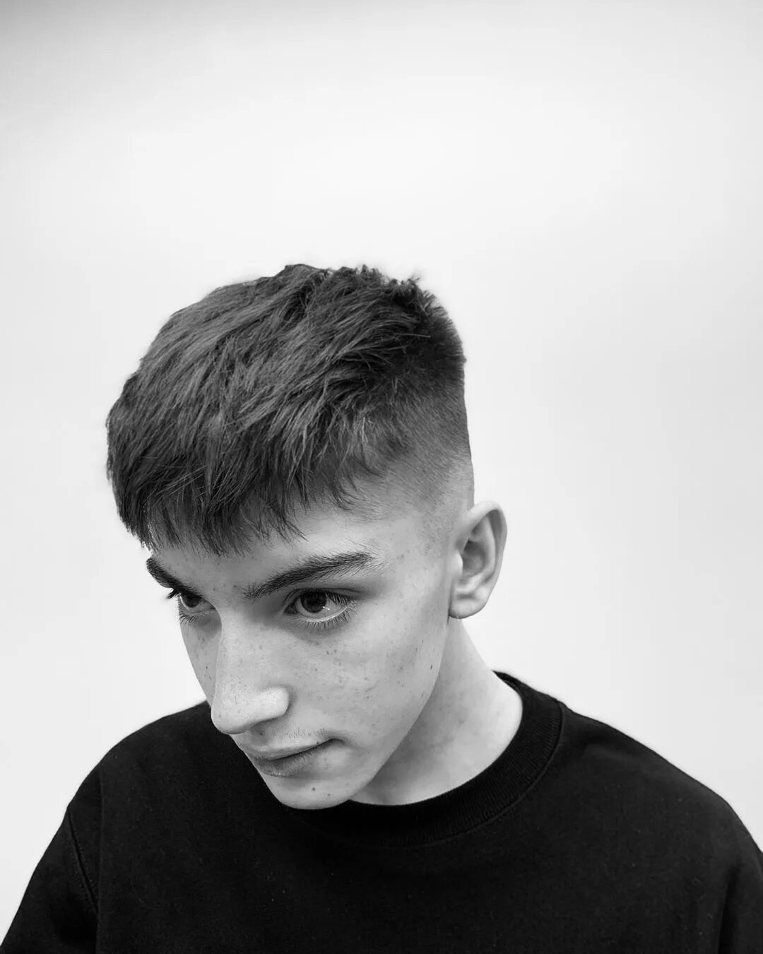 Кроа. Мужские стрижки кропп 2022. Том харди стрижка. Кроа. Кроа.