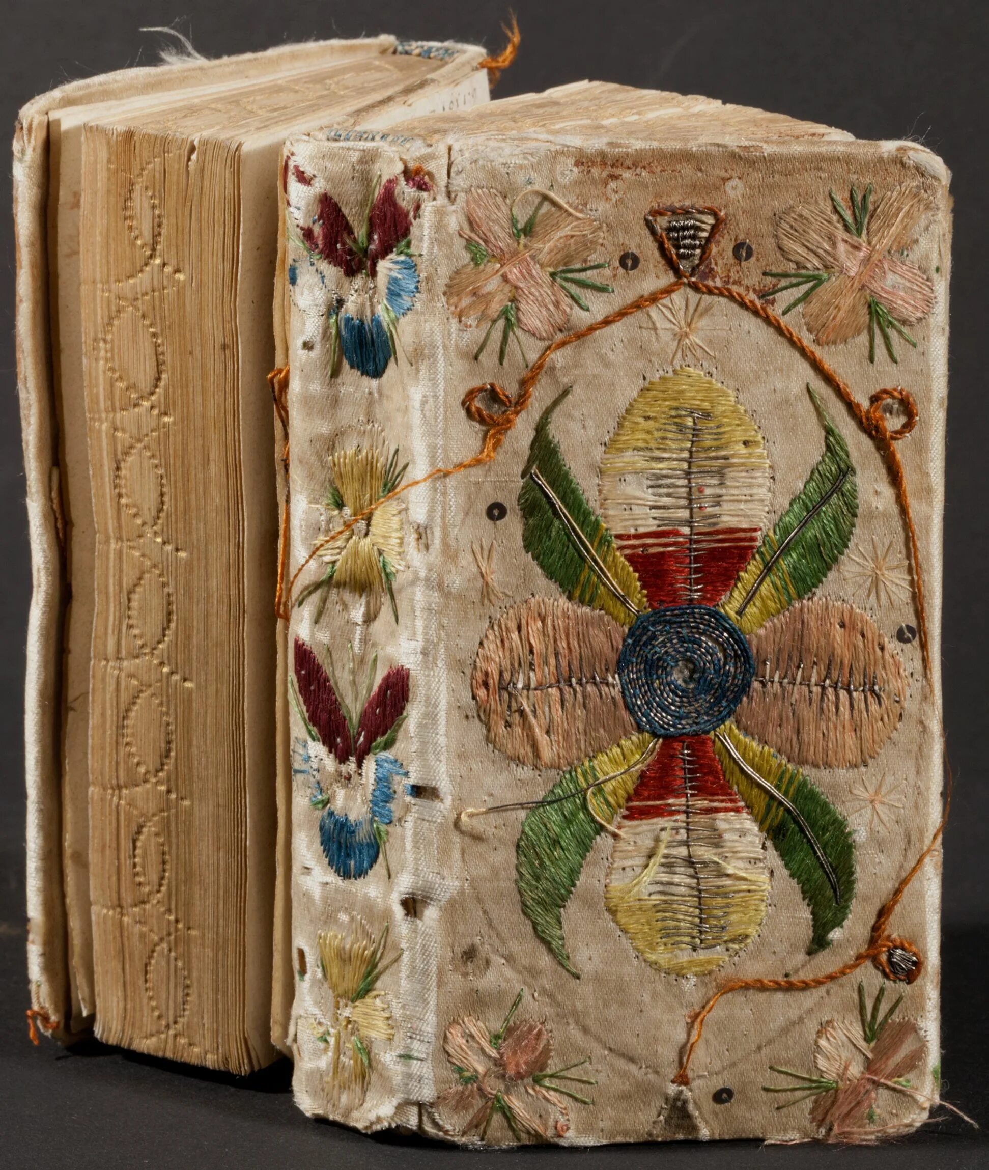 Старинные книжные переплёты. Старообрядческие гуслицкие рукописи. Старинный фолиант. Старинная книжка. Мероприятие от глиняной таблички до печатной странички.