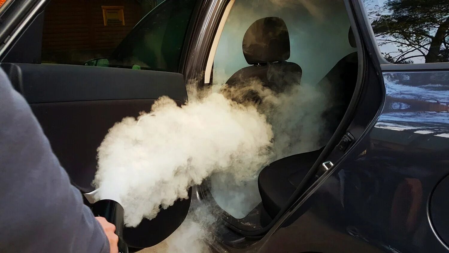 сухой туман и бмв. сухое авто. сухой туман для автомобиля. сухой туман для авто. сухой туман.