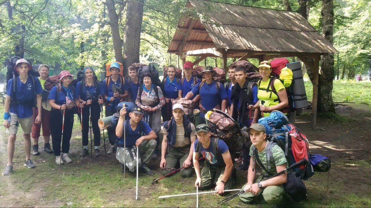 Форма тур отряда артек. Артек туристический отряд форма. Отряд караван. Голубцово алтайский. Спортивный туризм.