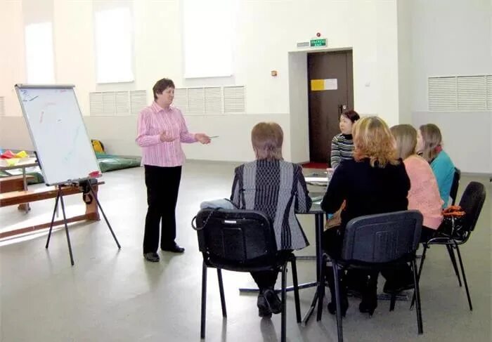 Центр диагностики и консультирования смоленск. Несопровождаемый ребенок. Директор центра занятости населения магадан. Встреча с детским психологом. Терапевтическая встреча.